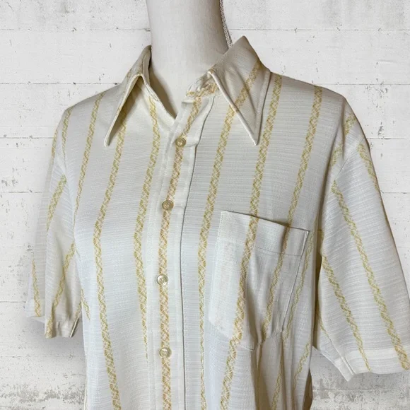 Vintage 1960s Dagger Collar Short Sleeve Mod Patterned Button Down Shirt Size L - Picture 2 of 6